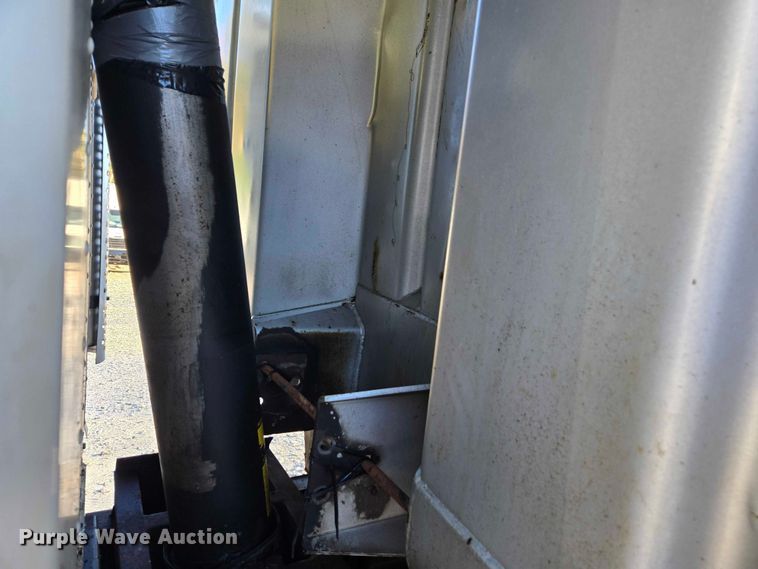 image for item YA1351 1994 Kenworth T800 dump truck