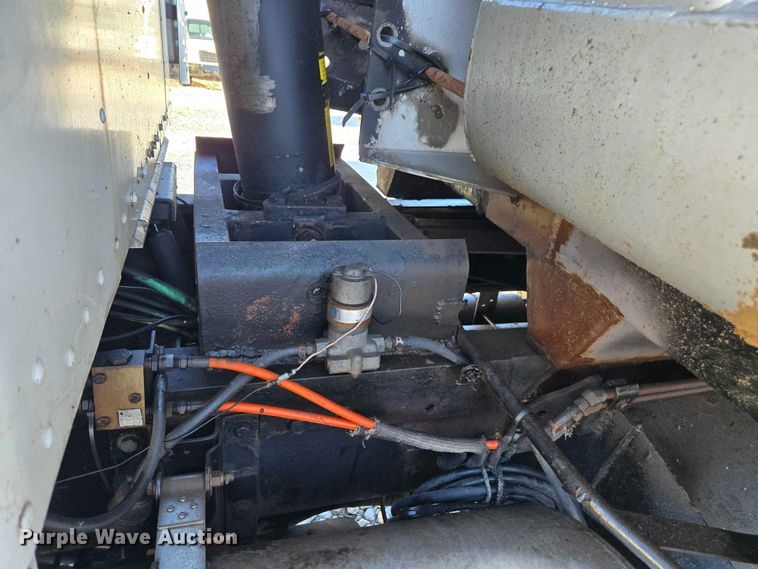 image for item YA1351 1994 Kenworth T800 dump truck