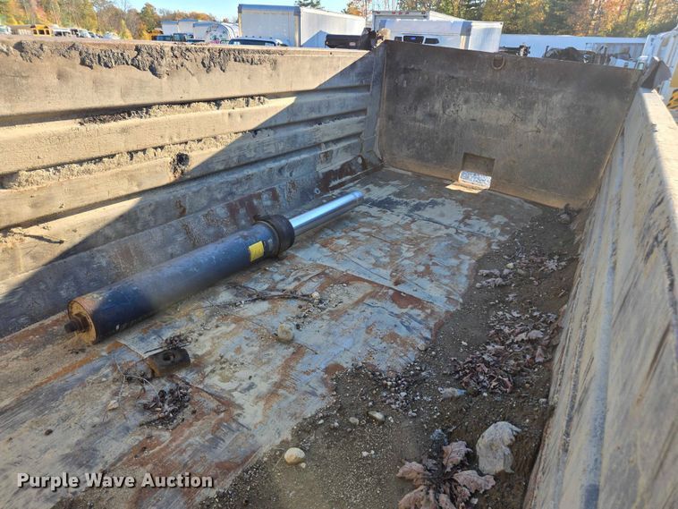 image for item YA1351 1994 Kenworth T800 dump truck