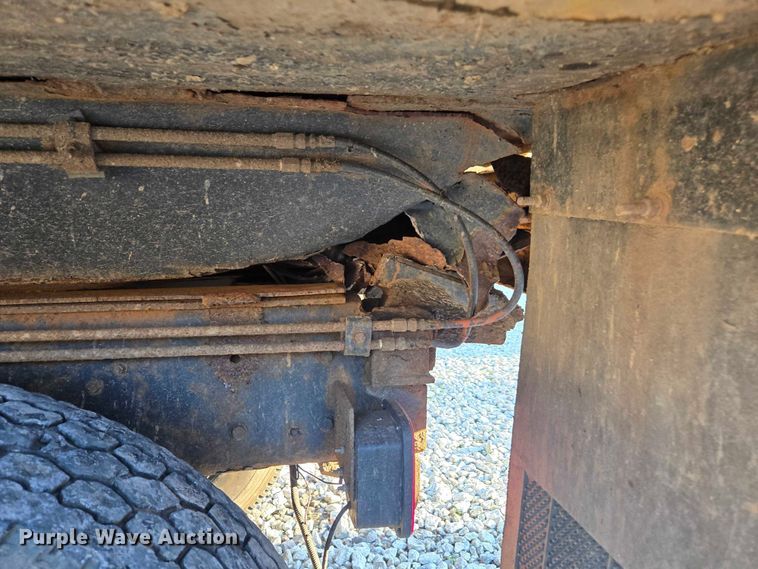 image for item YA1351 1994 Kenworth T800 dump truck