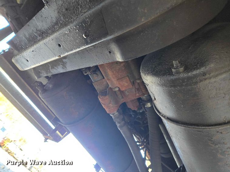 image for item YA1351 1994 Kenworth T800 dump truck