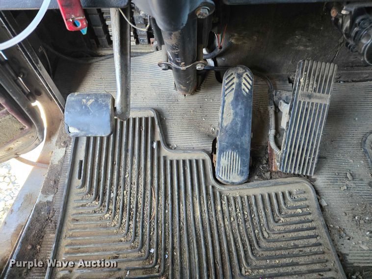 image for item YA1351 1994 Kenworth T800 dump truck