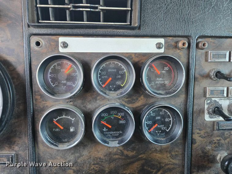 image for item YA1351 1994 Kenworth T800 dump truck