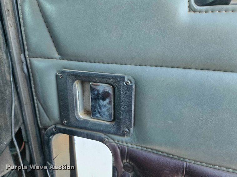 image for item YA1351 1994 Kenworth T800 dump truck