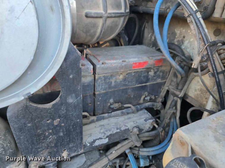 image for item YA1351 1994 Kenworth T800 dump truck