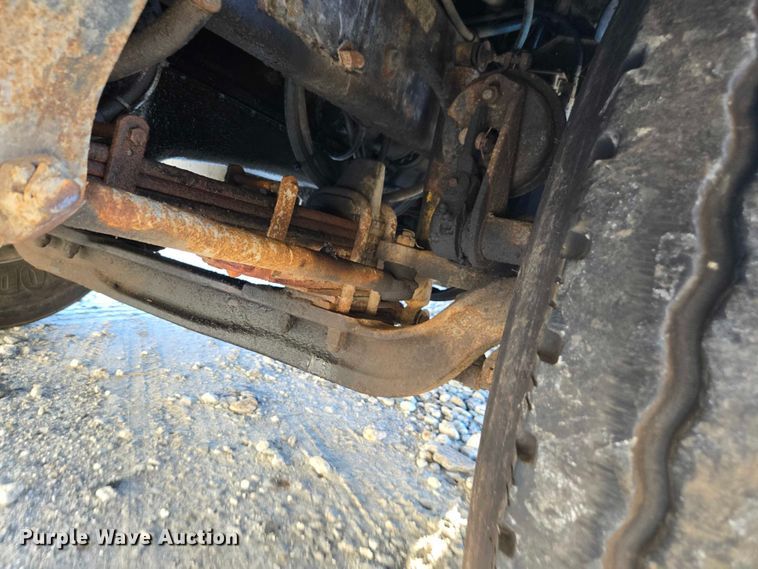 image for item YA1351 1994 Kenworth T800 dump truck