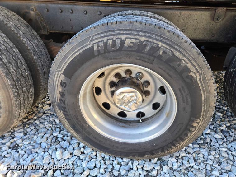 image for item YA1351 1994 Kenworth T800 dump truck