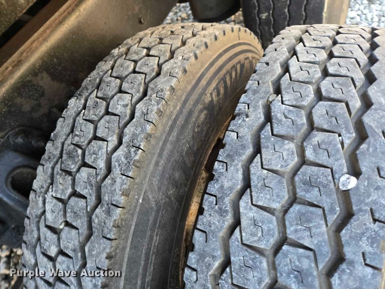 image for item YA1351 1994 Kenworth T800 dump truck