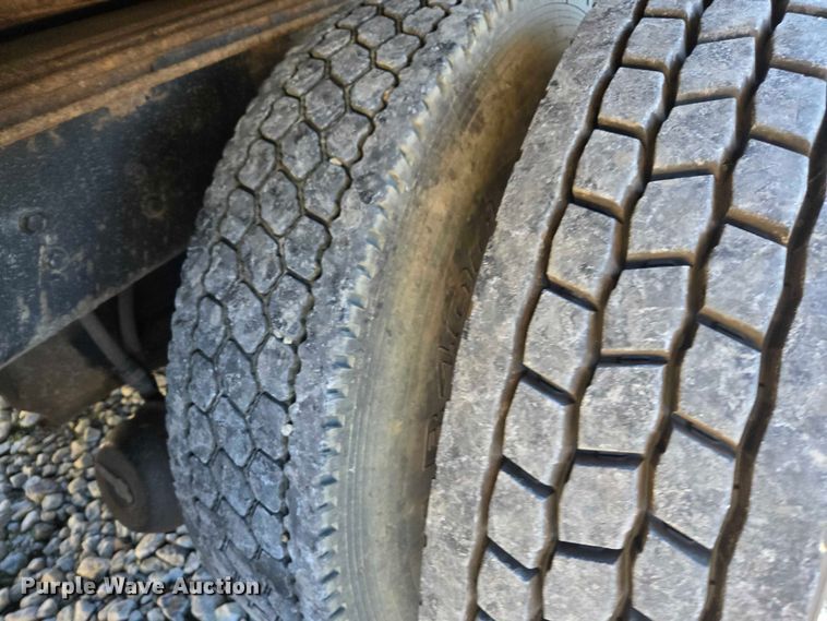 image for item YA1351 1994 Kenworth T800 dump truck