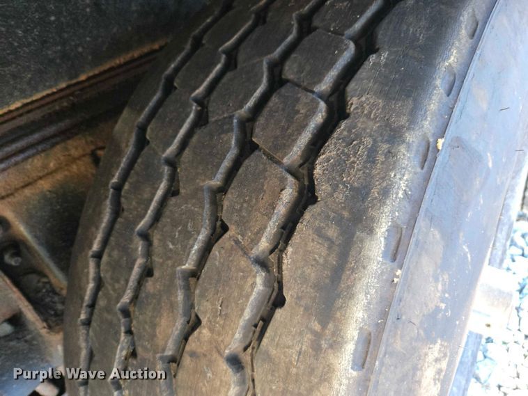 image for item YA1351 1994 Kenworth T800 dump truck