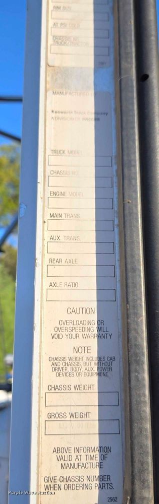 image for item YA1351 1994 Kenworth T800 dump truck