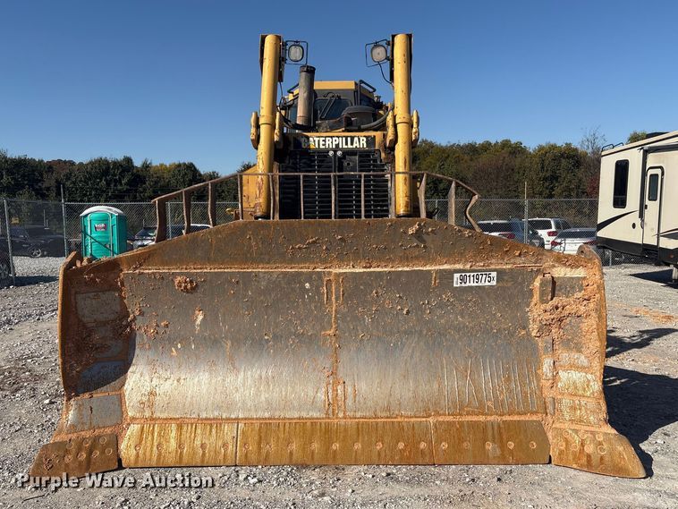 image for item YA1414 2004 Caterpillar D8R Series II dozer