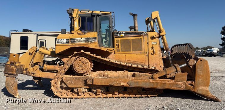 image for item YA1414 2004 Caterpillar D8R Series II dozer