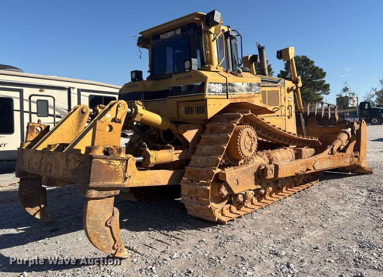 image for item YA1414 2004 Caterpillar D8R Series II dozer