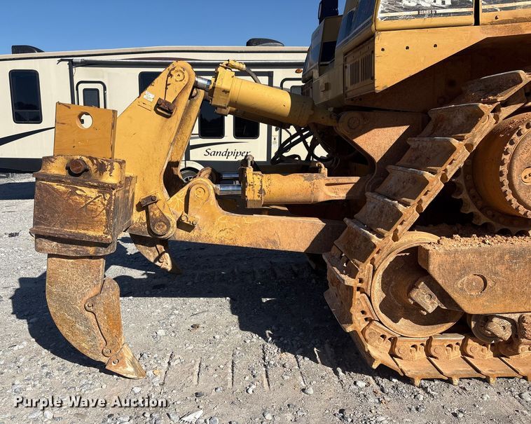 image for item YA1414 2004 Caterpillar D8R Series II dozer