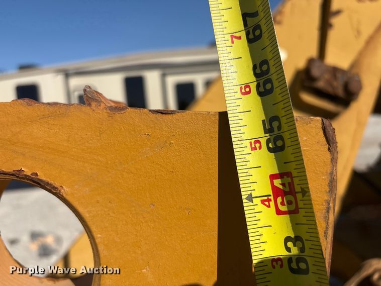 image for item YA1414 2004 Caterpillar D8R Series II dozer