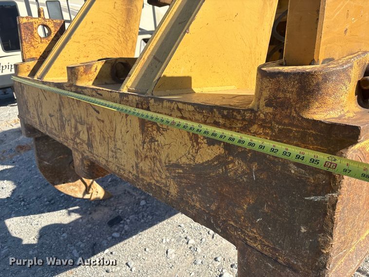 image for item YA1414 2004 Caterpillar D8R Series II dozer