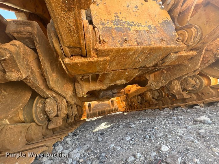 image for item YA1414 2004 Caterpillar D8R Series II dozer