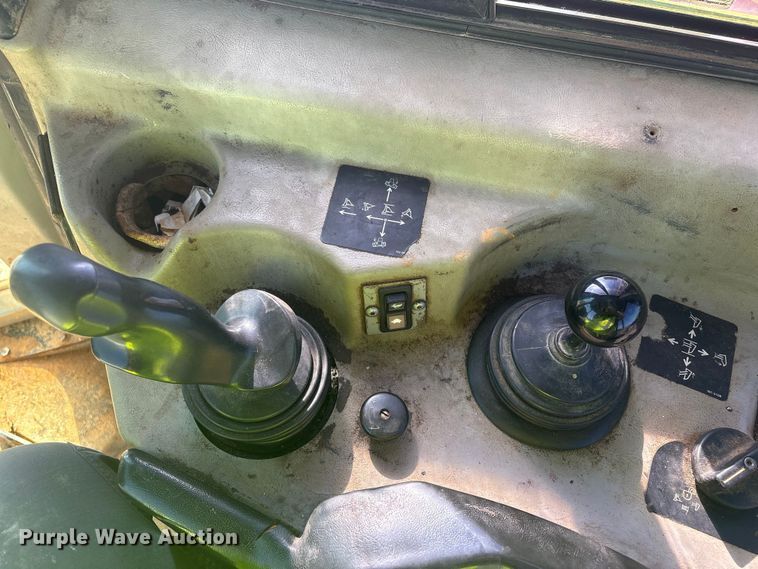 image for item YA1414 2004 Caterpillar D8R Series II dozer