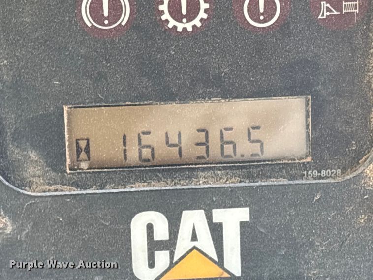 image for item YA1414 2004 Caterpillar D8R Series II dozer