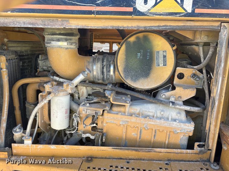 image for item YA1414 2004 Caterpillar D8R Series II dozer