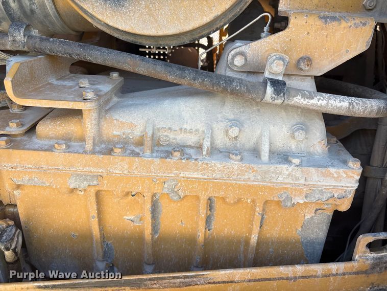 image for item YA1414 2004 Caterpillar D8R Series II dozer