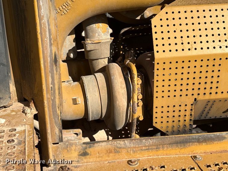 image for item YA1414 2004 Caterpillar D8R Series II dozer