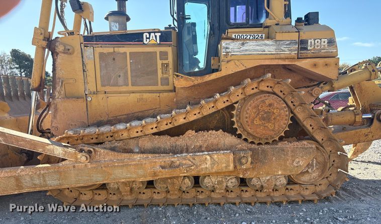 image for item YA1414 2004 Caterpillar D8R Series II dozer