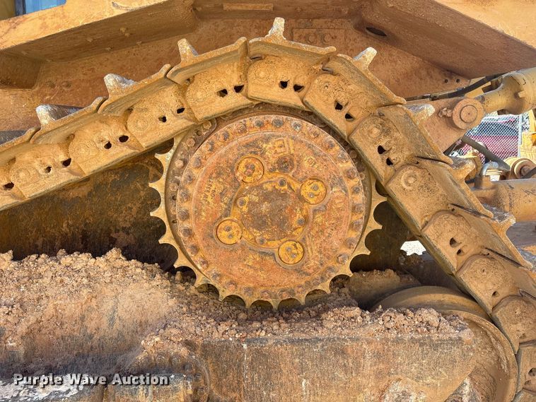 image for item YA1414 2004 Caterpillar D8R Series II dozer