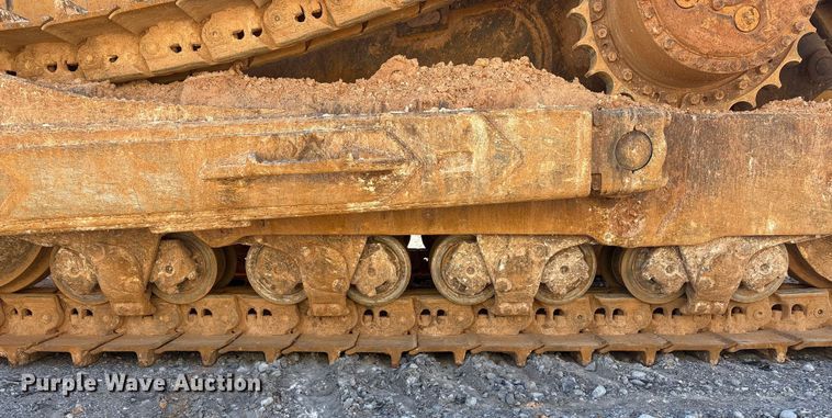 image for item YA1414 2004 Caterpillar D8R Series II dozer