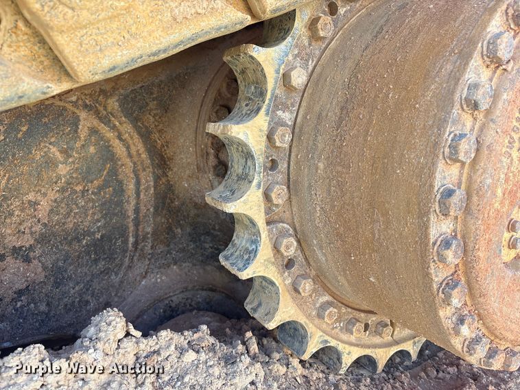 image for item YA1414 2004 Caterpillar D8R Series II dozer