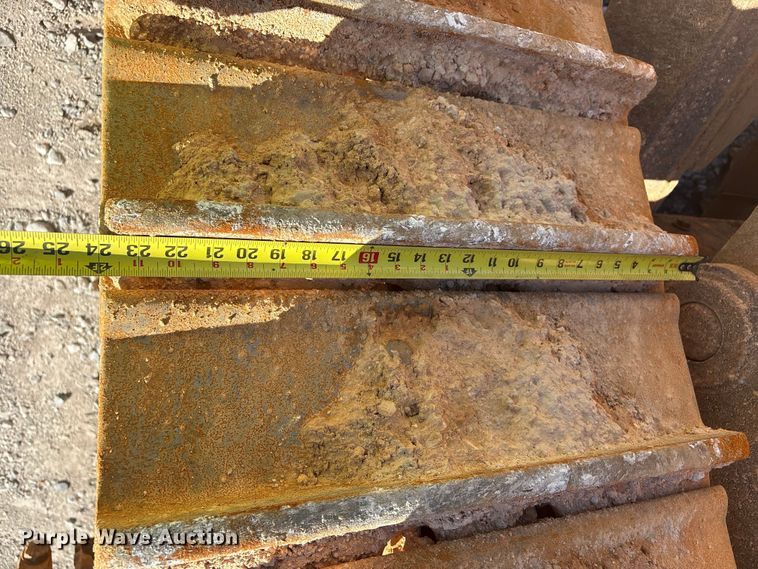 image for item YA1414 2004 Caterpillar D8R Series II dozer