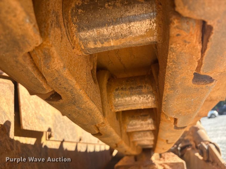 image for item YA1414 2004 Caterpillar D8R Series II dozer