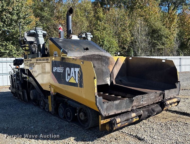 image for item YA1418 2016 Caterpillar AP1055F paver