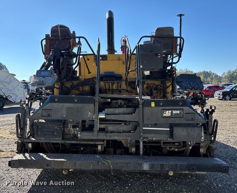 image for item YA1418 2016 Caterpillar AP1055F paver