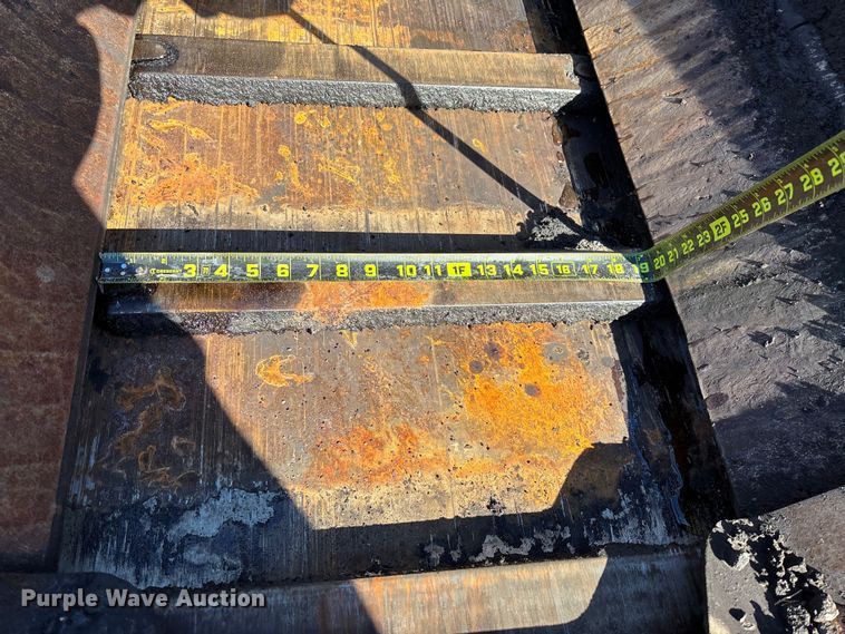 image for item YA1418 2016 Caterpillar AP1055F paver