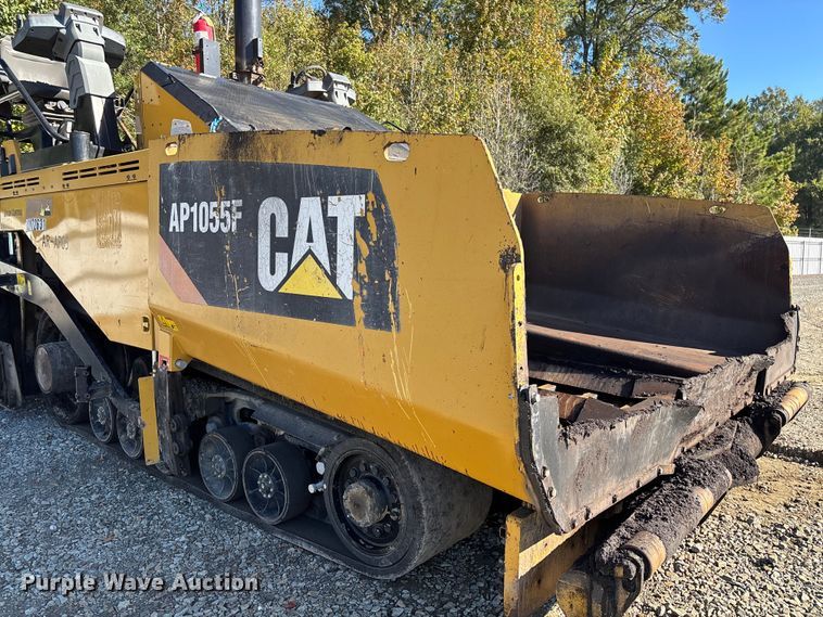 image for item YA1418 2016 Caterpillar AP1055F paver