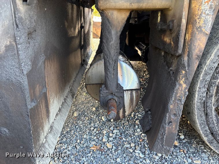 image for item YA1418 2016 Caterpillar AP1055F paver