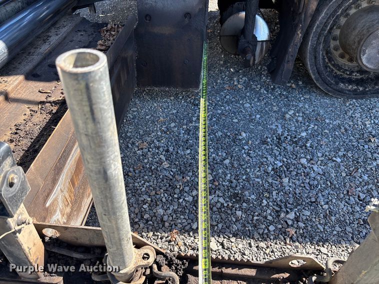 image for item YA1418 2016 Caterpillar AP1055F paver