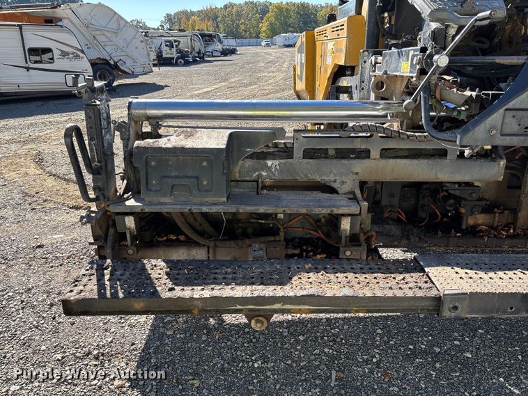 image for item YA1418 2016 Caterpillar AP1055F paver