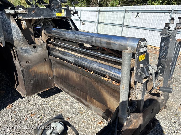 image for item YA1418 2016 Caterpillar AP1055F paver