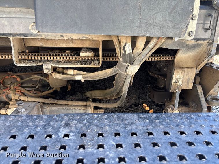 image for item YA1418 2016 Caterpillar AP1055F paver