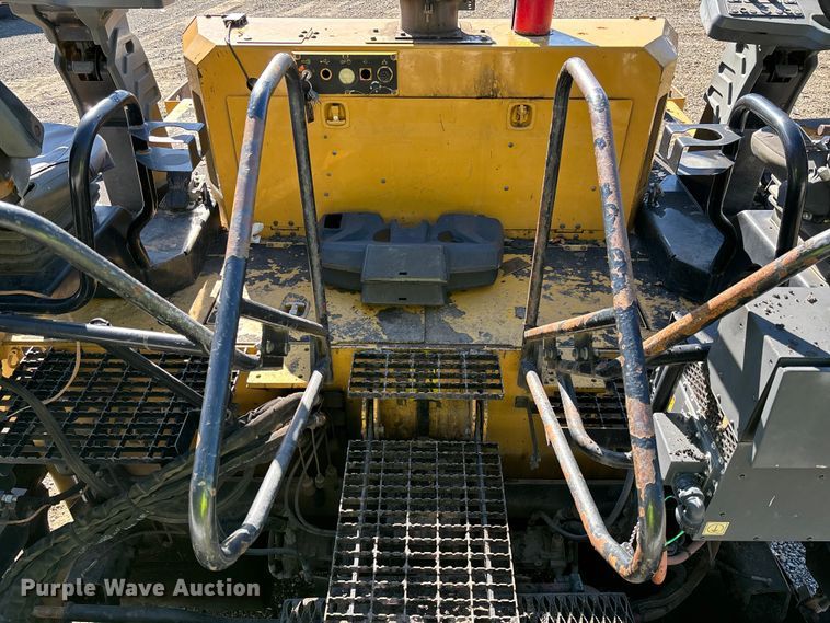 image for item YA1418 2016 Caterpillar AP1055F paver
