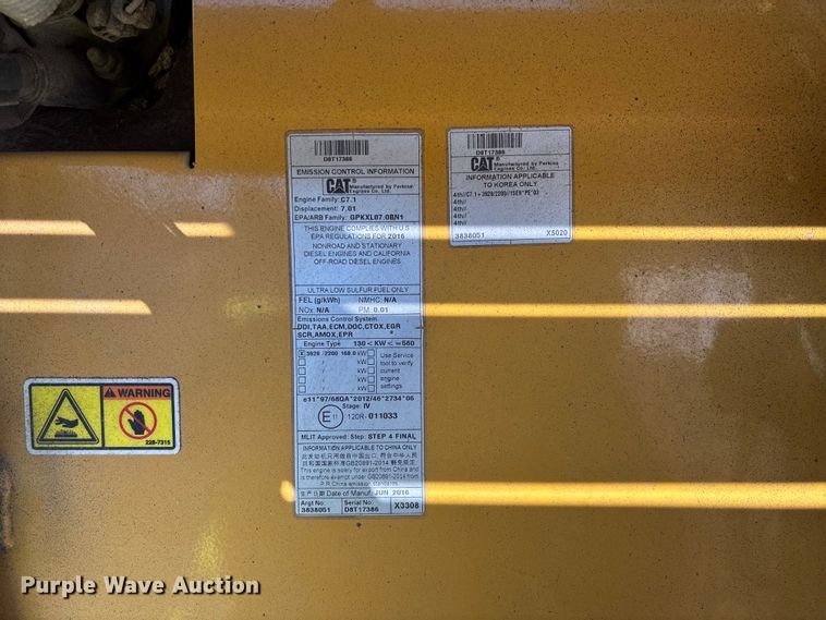 image for item YA1418 2016 Caterpillar AP1055F paver