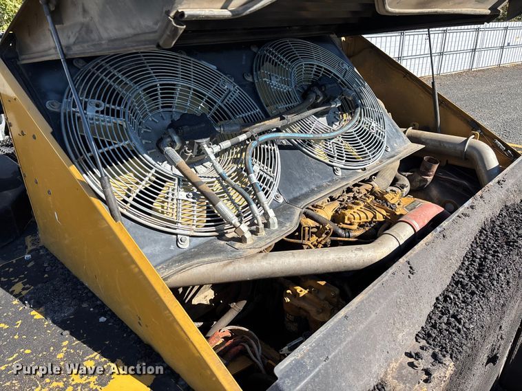 image for item YA1418 2016 Caterpillar AP1055F paver