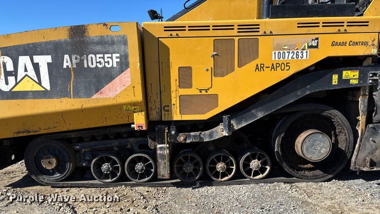 image for item YA1418 2016 Caterpillar AP1055F paver