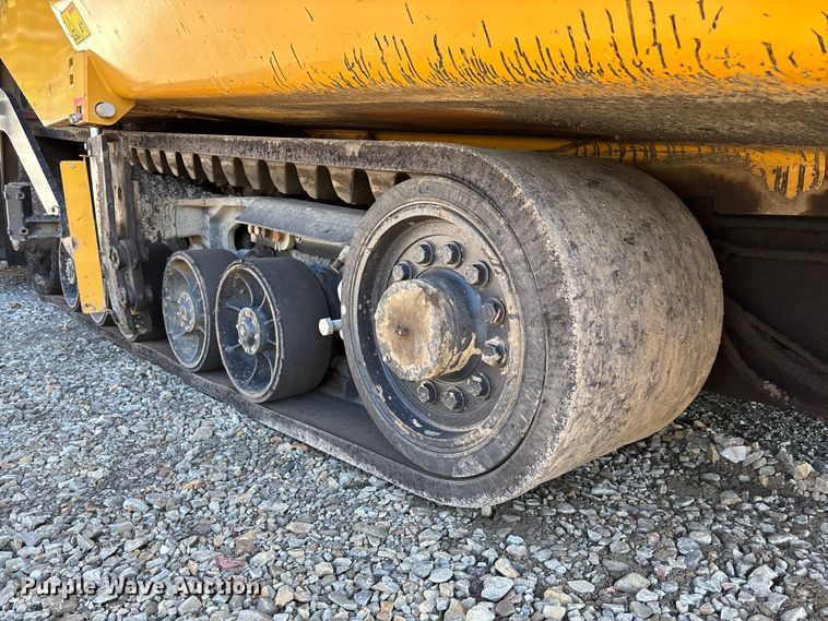 image for item YA1418 2016 Caterpillar AP1055F paver