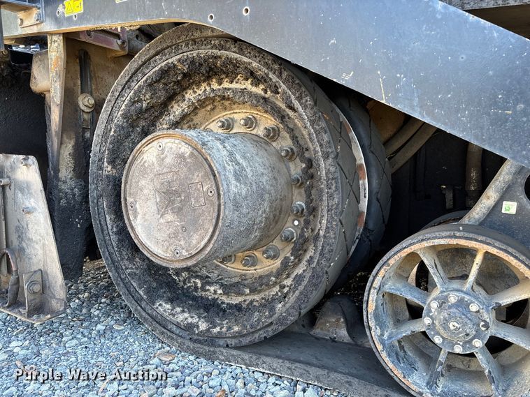 image for item YA1418 2016 Caterpillar AP1055F paver