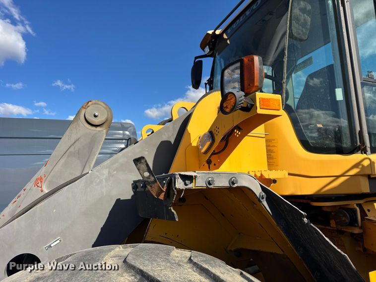 image for item YA1421 2012 Volvo L120G wheel loader