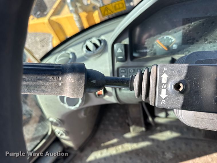 image for item YA1421 2012 Volvo L120G wheel loader